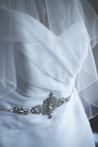 Wedding gown and accessories. Visit <a href="https://kaboompics.com/" target="_blank">Kaboompics</a> for more free images.