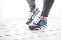 Close up of a woman in sneakers. Visit <a href="https://kaboompics.com/" target="_blank">Kaboompics</a> for more free images.