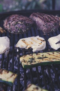 Grilled vegetables and halloum cheese
