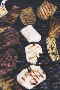Grilled vegetables and halloum cheese