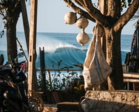 Rolling waves at the beachfront