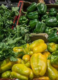 Fresh vegetables at a farmers&#39; market