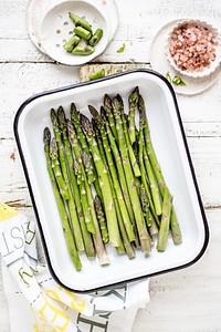 Freshly cut organic green asparagus. Visit <a href="https://monikagrabkowska.com/" target="_blank">Monika Grabkowska</a> to see more of her food photography.