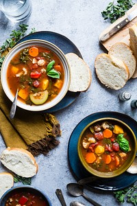 Homemade crockpot vegetable soup