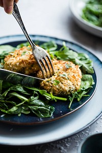 Low carb whole30 diet Paleo salmon cakes. Get the recipe <a href="https://www.rawpixel.com/board/444822/low-carb-paleo-salmon-cakes" target="_blank">here</a>