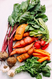 Free vegetables top view, carrot, beetroot, turnip image, public domain vegetables CC0 photo.