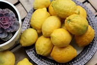 Organic lemons