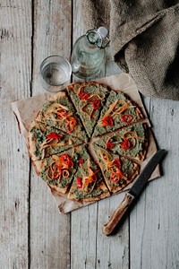 Vegan pizza, public domain food CC0 photo.