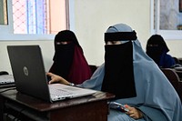 Students of Hano Academy in Mogadishu, attend a computer class on 24 June 2018.