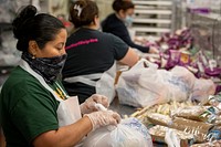 Arlington Public Schools (APS) provides Grab-and-Go Meals during the COVID-19 closure at Kenmore Middle School.