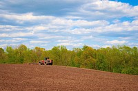 Richard Eaves of Oak Bluff Farms LLC, a field in Frederick County, Md., May 12, 2020, in preparation for planting spring corn.USDA/FPAC photo by Preston Keres. Original public domain image from Flickr