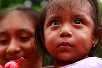 Panamanian children thank Marines and sailors for balloon animals