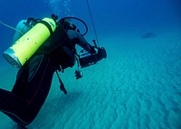 MEDITERRANEAN SEA (July 19, 2017) Israel Defense Force and U.S. Navy explosive ordnance disposal divers use a mobile diver-held sonar imaging and navigation system in the Mediterranean Sea during exercise Noble Melinda 2017 (NM 17), July 19, 2017.