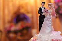 Wedding cake topper. Free public domain CC0 photo.