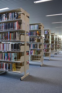 Bookshelf in library. Free public domain CC0 photo