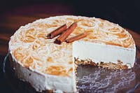 Free cinnamon cheesecake, food image, public domain cc0 photo.