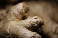 Ginger plant & vegetable. Free public domain CC0 photo