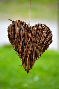 Wooden heart hanging. Free public domain CC0 image