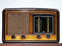 Antique radio. Free public domain CC0 photo.