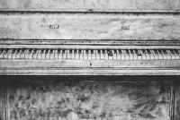 Old rustic piano background. Free public domain CC0 photo.