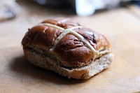 Hot cross bun. Free public domain CC0 image