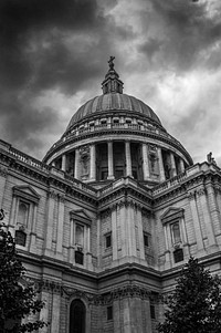 St Paul church in London. Free public domain CC0 image.