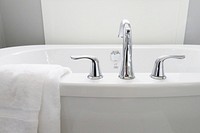 Free white bathtub image, public domain bathroom CC0 photo.