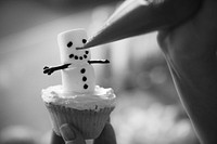 Marshmallow snowman Christmas cupcake decoration