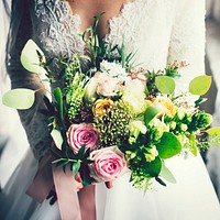 Close up of a bride&#39;s bouquet of flowers