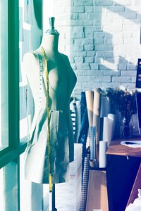 Mannequin and objects on the fashion design workshop