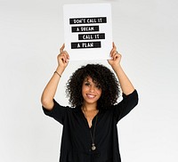 Afro woman holding paper with a message for motivation