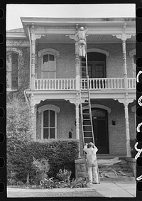 Painting a house, Waco, Texas by Russell Lee