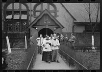 Start of the processional from an Episcopal church on Easter morning. South Side of Chicago by Russell Lee