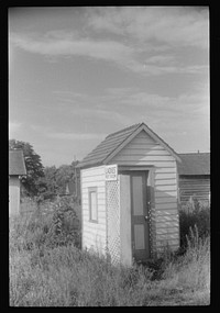 Ladies "rest room" at the grading station at Belcross, North Carolina. Sourced from the Library of Congress.