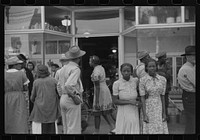 Saturday afternoon in Greensboro, Georgia. Sourced from the Library of Congress.