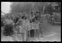[Untitled photo, possibly related to: CIO pickets jeering at few workers who were entering a mill in Greensboro, Greene County, Georgia]. Sourced from the Library of Congress.