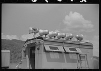 Loud speaker unit, near Brattleboro, Vermont. Sourced from the Library of Congress.
