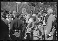 Spectators at the fair in Rutland, Vermont. Sourced from the Library of Congress.