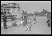 [Untitled photo, possibly related to: Swimming in fountain across from Union Station, Washington, D.C.]. Sourced from the Library of Congress.