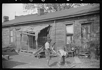 Homes of es in "Paradise Alley," Charleston, West Virginia. Sourced from the Library of Congress.