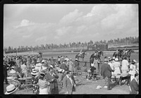 [Untitled photo, possibly related to: Horse races, Hialeah Park, Miami, Florida]. Sourced from the Library of Congress.