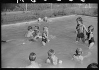 Swimming pool at Greenbelt, Maryland. Sourced from the Library of Congress.