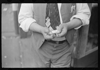 [Untitled photo, possibly related to: Sampling and classing cotton in classing rooms of cotton factor's office, Memphis, Tennessee] by Marion Post Wolcott