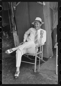 [Untitled photo, possibly related to: Well-to-do horse show enthusiast from Louisville, Shelby County Horse Show and Fair, Shelbyville, Kentucky]. Sourced from the Library of Congress.