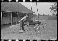 [Untitled photo, possibly related to: Preparing for the Shelby County Horse Show and Fair, Shelbyville, Kentucky]. Sourced from the Library of Congress.