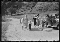 Friends of the deceased going home after a memorial meeting. Up Frozen Creek, near Jackson, Breathitt County, Kentucky. See general caption no. 1. Sourced from the Library of Congress.