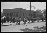 Workers leaving plant at afternoon change of shift, Pratt and Whitney, United Aircraft, East Hartford, Connecticut. Sourced from the Library of Congress.
