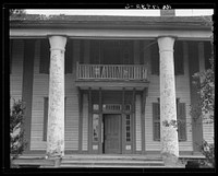 Pharr Plantation house near Social Circle, Georgia. Sourced from the Library of Congress.