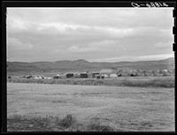 Wide view of the first mobile camp unit (FSA - Farm Security Administration), situated in the Klamath Basin, Oregon. See general caption 62. Sourced from the Library of Congress.