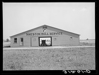 [Untitled photo, possibly related to: Barn near Sikeston, Missouri] by Russell Lee